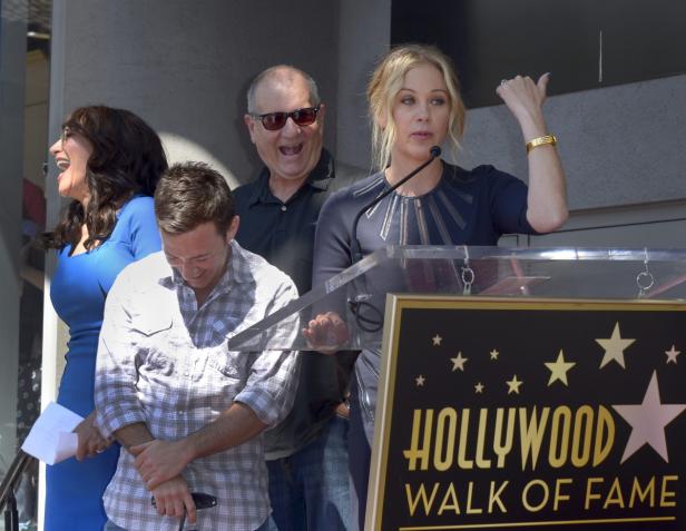 Christina Applegate bei der Enthüllung ihres Sterns auf dem Hollywood Walk of Fame.