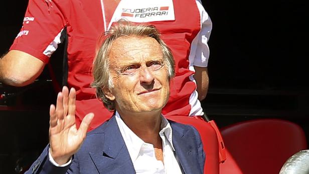 Luca di Montezemolo, ehemaliger Präsident von Ferrari, winkt in die Kamera.