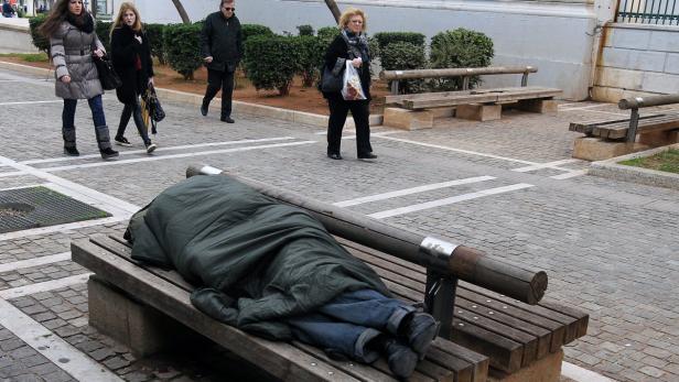 Obdachloser in Athen: Geißel der Arbeitslosigkeit Obdachloser in Athen: Geißel der Arbeitslosigkeit