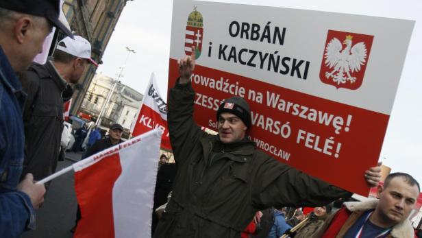 Großaufmärsche – für und gegen Orban