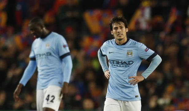 David Silva und Yaya Touré, zwei Fußballspieler von Manchester City, auf dem Spielfeld.
