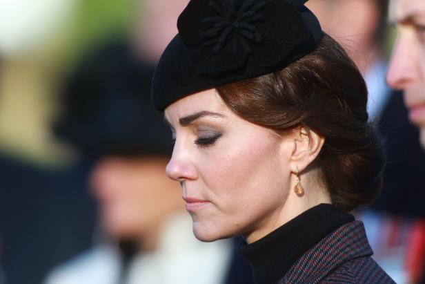 Prinz William steht jetzt zu seiner Glatze