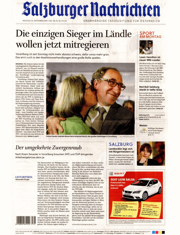 Gabriele Moser herzt Johannes Rauch auf einem Zeitungsfoto der „Salzburger Nachrichten“.