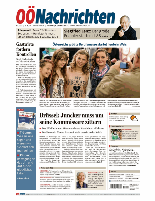 Eine Gruppe junger Frauen steht auf der „Jugend & Beruf“-Messe in Wels.