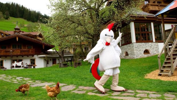 Familie in Großarl: Gockel Gusti und glückliche Kinder