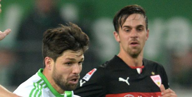 Zwei Fußballspieler während eines Spiels.