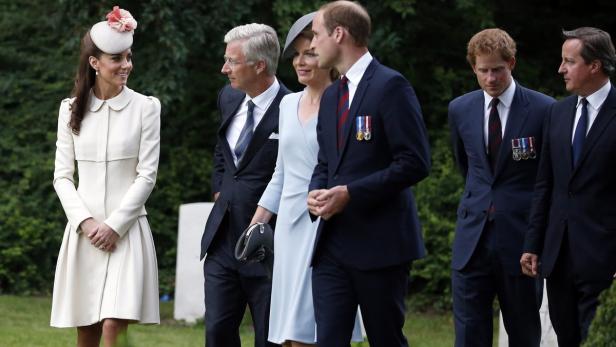 BELGIUM FIRST WORLD WAR ANNIVERSARY Skurille Geschenke: Feenstaub für die Royals