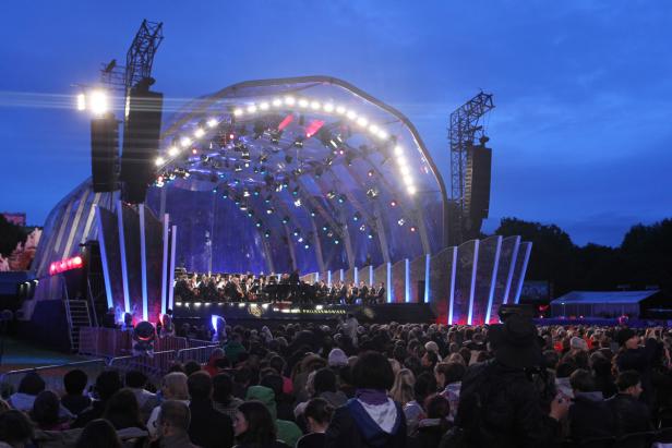 Trotz Kälte ein großes, bejubeltes Volksfest mit herrlicher Musik