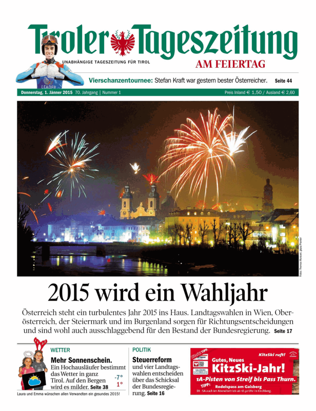 Feuerwerk über der Stadt Innsbruck am Abend des Jahreswechsels.