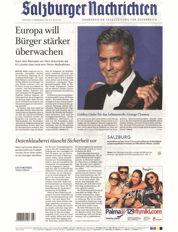 George Clooney hält seinen Golden Globe Award für sein Lebenswerk.
