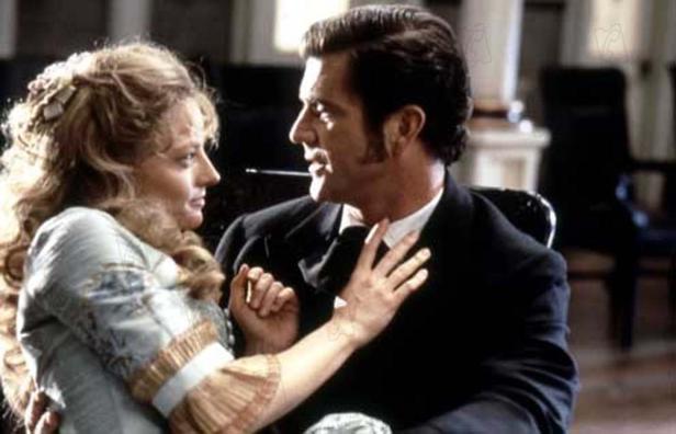 Mel Gibson und Goldie Hawn in einer Szene aus dem Film „Bird on a Wire“.