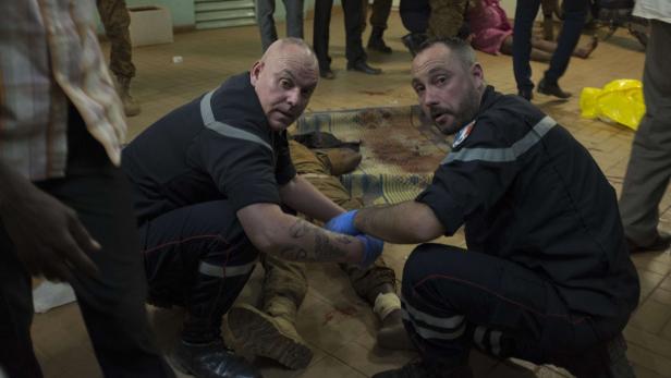 CORRECTION-BURKINA-UNREST-ATTACK Angriff auf Hotel in Burkina Faso: 126 Geiseln befreit