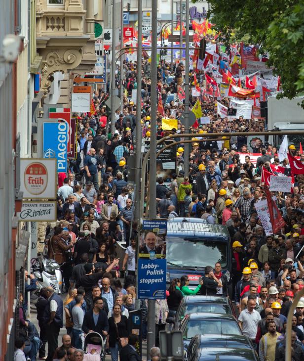 Groß-Demo gegen Erdogan in Köln