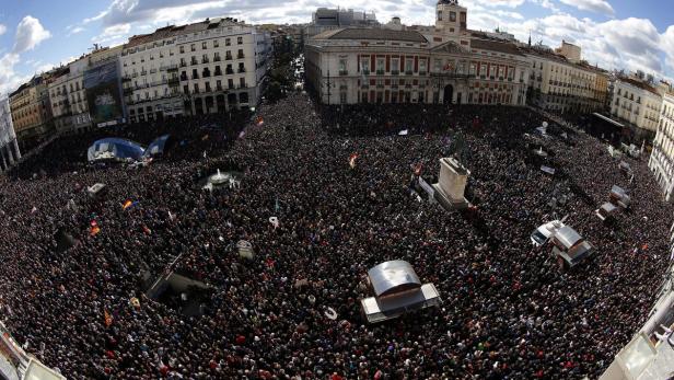 Zehntausende Anhänger von Podemos auf der Straße