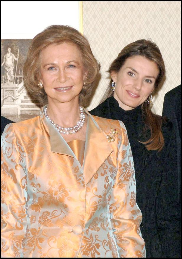 Königin Sofia und Königin Letizia bei einer Veranstaltung.