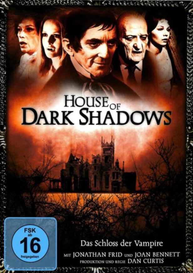 Das Filmplakat für „House of Dark Shadows“ zeigt Jonathan Frid und Joan Bennett vor einem Schloss.