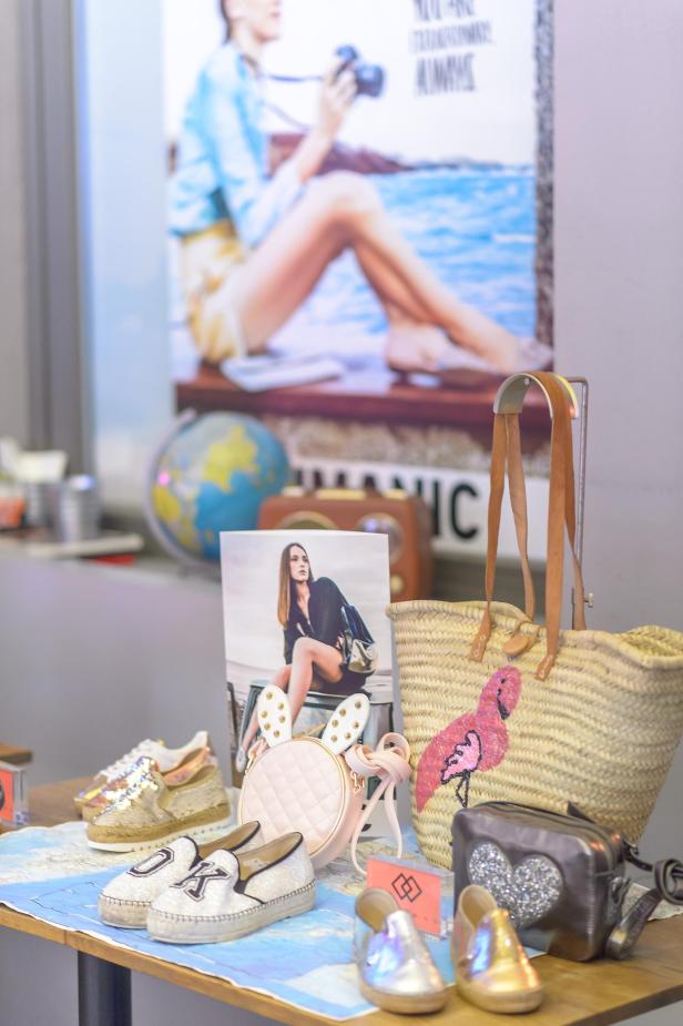 02_HUMANIC_ROADTRIP_CREDIT_ANDREAS TISCHLER.jpg Promis begutachten die neuen Sommerschuhe