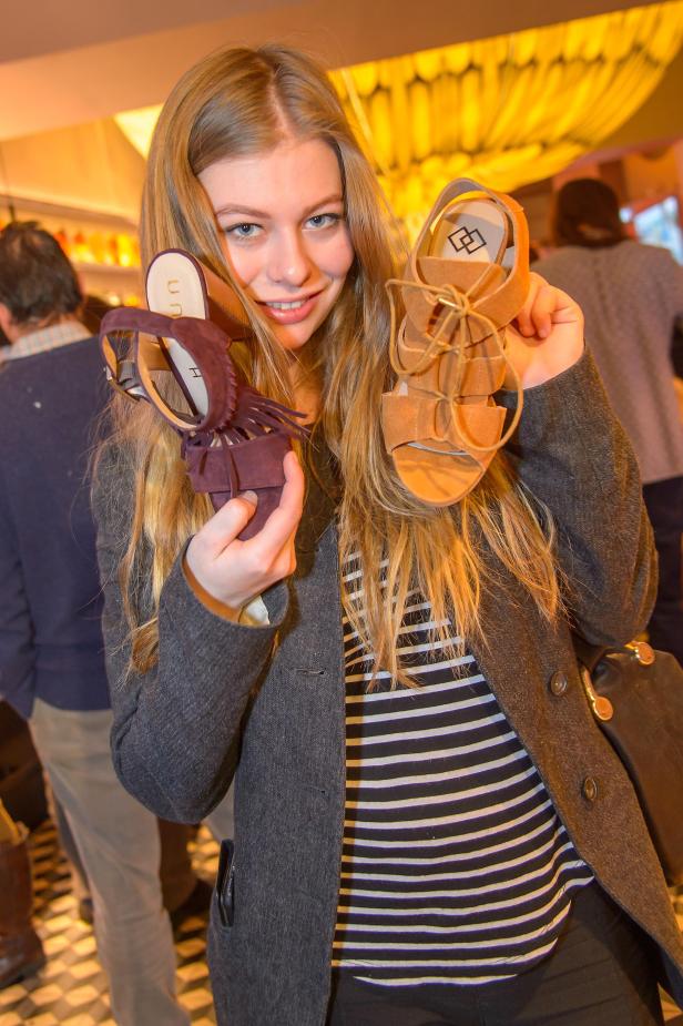 18_HUMANIC_ROADTRIP_CREDIT_ANDREAS TISCHLER.jpg Promis begutachten die neuen Sommerschuhe