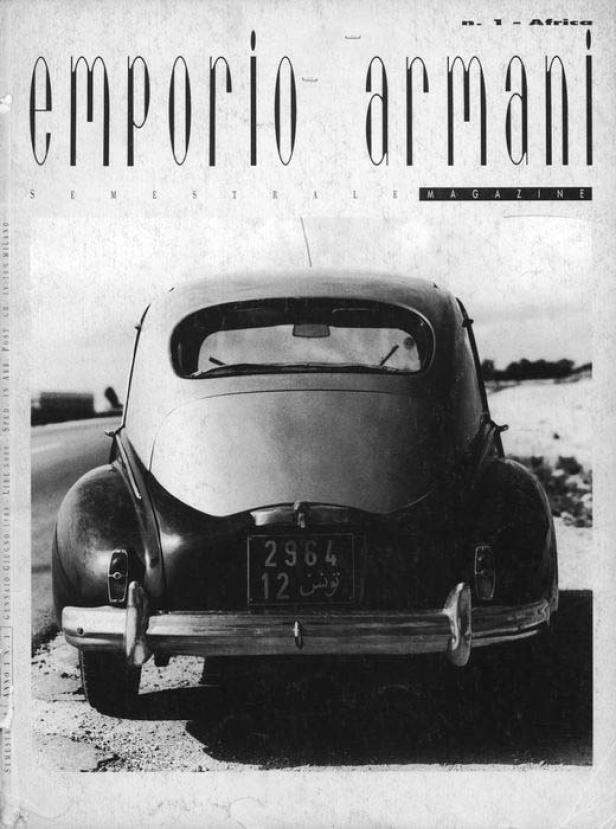 Das Cover des „Emporio Armani Magazine“ zeigt die Rückansicht eines Oldtimers mit tunesischem Kennzeichen.
