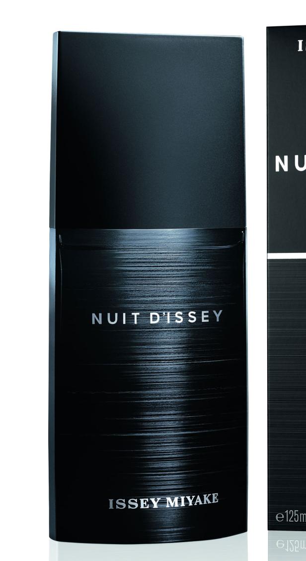 Eine Flasche „Nuit d'Issey“ Eau de Toilette von Issey Miyake.