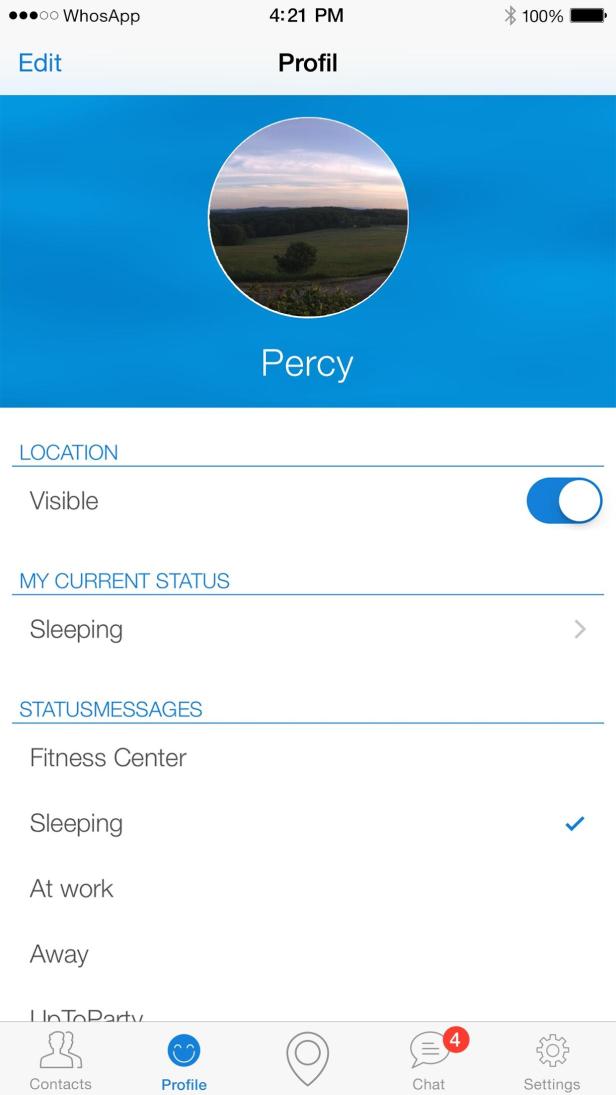 Ein Profilbild von „Percy“ in einer App mit einer Landschaft als Hintergrund.