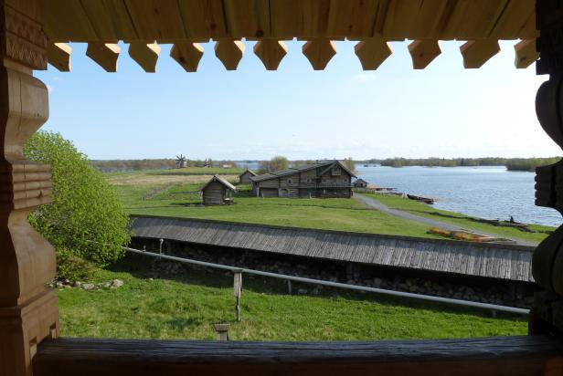 Insel Kischi: Gar nicht wenig Holz vor der Hütte