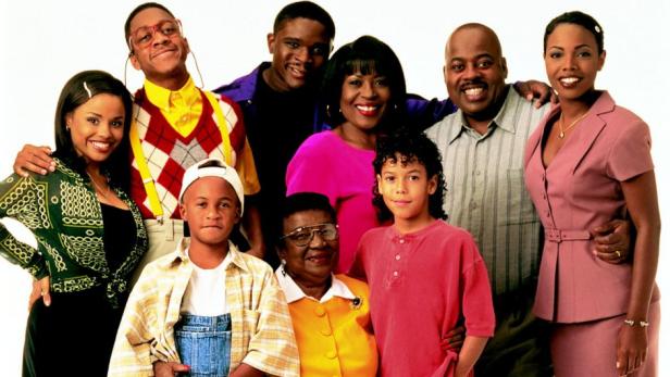 Die afroamerikanische Besetzung der Fernsehserie „Family Matters“ posiert für ein Gruppenfoto.