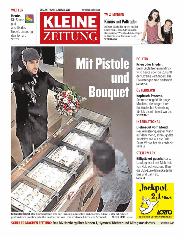 Ein Mann mit Pistole und Blumenstrauß steht vor einem Juweliergeschäft in Graz.