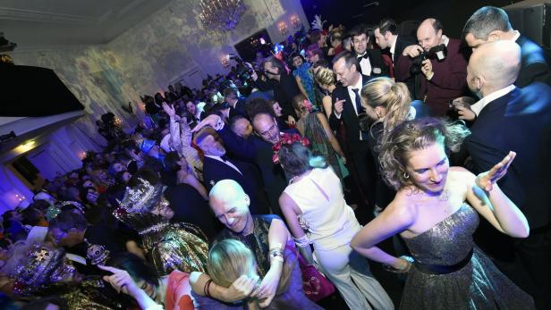 Schrill: Eindrücke vom Rosenball