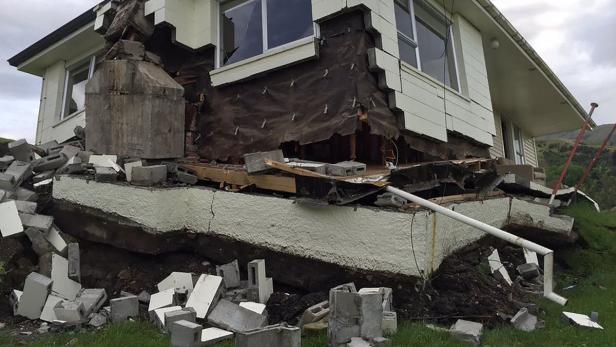 Erdbeben in Neuseeland: Erste gestrandete Touristen gerettet
