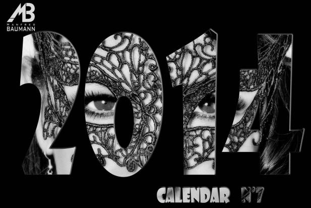 Das Kalendercover 2014 zeigt eine Frau mit einer filigranen Maske, die in die Jahreszahl integriert ist.