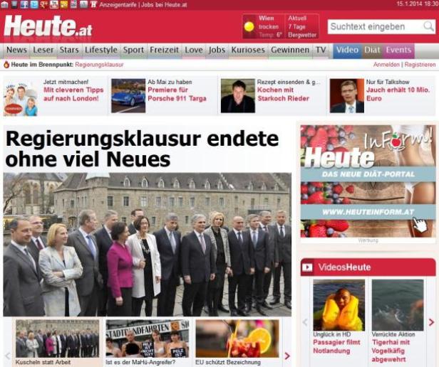 Eine Gruppe von Politikern steht vor einem Gebäude, aufgenommen von der Webseite Heute.at.