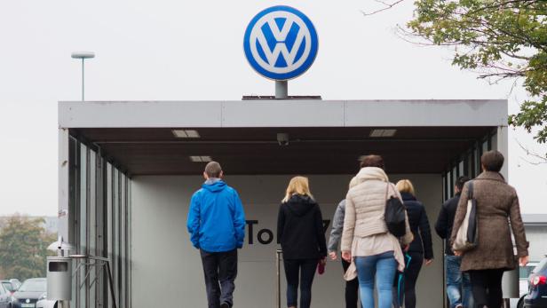 VW baut weltweit 30.000 Stellen ab