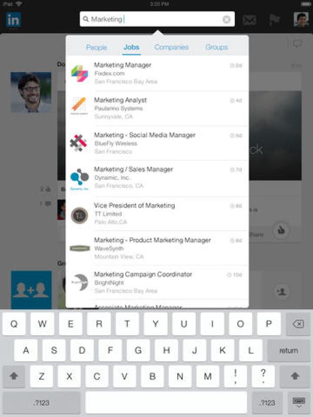 Ein Screenshot der LinkedIn-Jobsuche-App, die Suchergebnisse für „Marketing“-Positionen anzeigt.