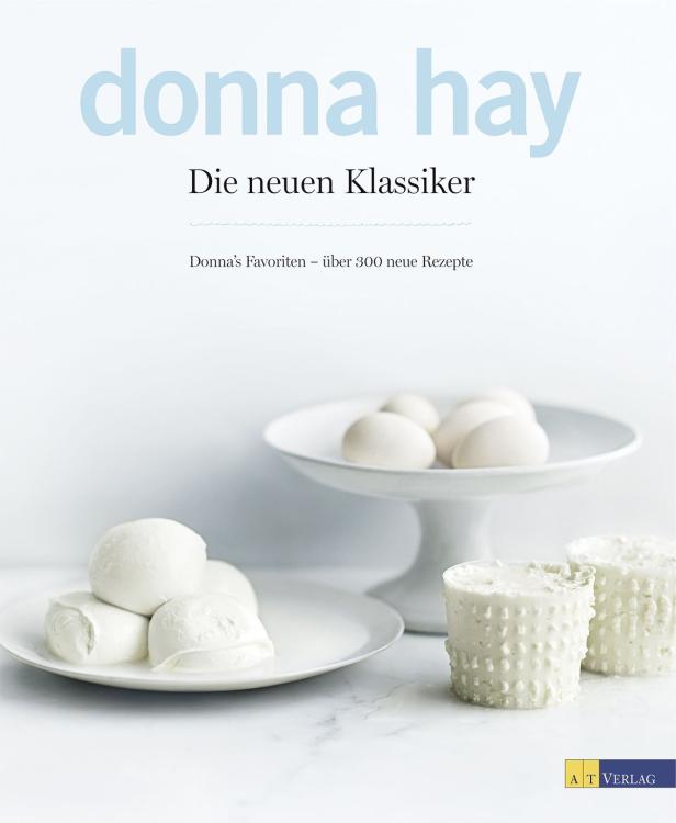 Das Cover des Kochbuchs „Die neuen Klassiker“ von Donna Hay mit verschiedenen Käsesorten.