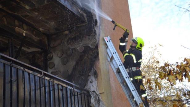 27 Menschen von Feuer in Hochhaus gefangen