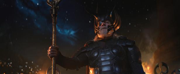 Odins Erscheinung mit Augenklappe und goldenem Speer in „Thor: Tag der Entscheidung“.