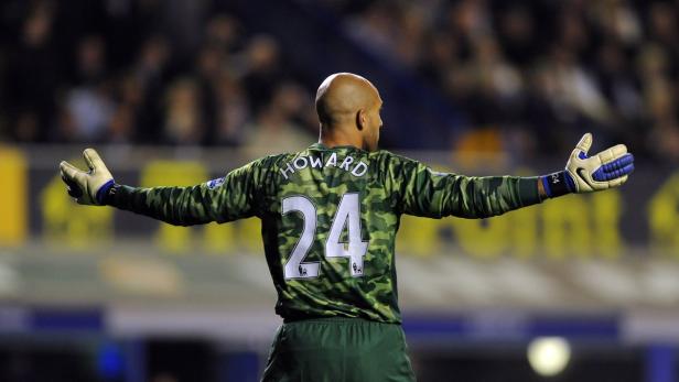 Torwart Tim Howard mit dem Trikot mit der Nummer 24 auf dem Spielfeld.