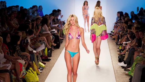 Noch mehr Bikinis bei der Miami Fashion Week