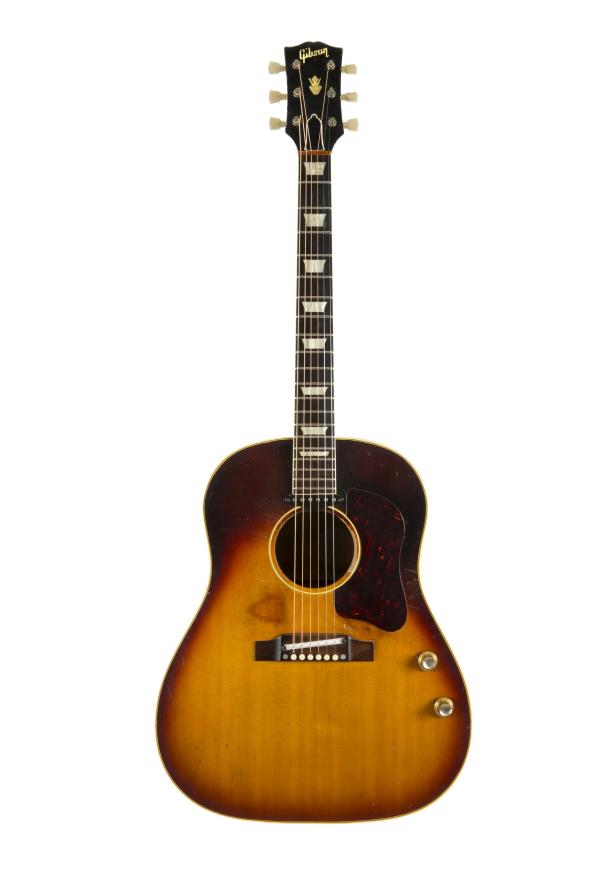 Handout photo of John Lennonâs original 1962 J-1 Eine akustische Gibson-Gitarre mit einem Sunburst-Finish.