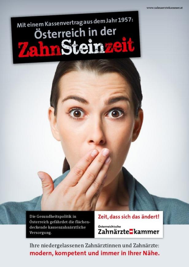 Eine Frau hält schockiert die Hand vor den Mund; Kampagne der österreichischen Zahnärztekammer.