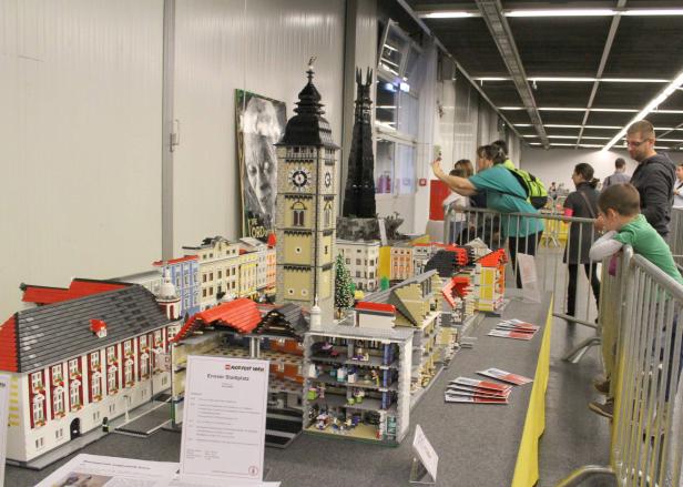 Ein Lego-Modell des Ennser Stadtplatzes auf der „Kids Fest Wien“ Ausstellung.