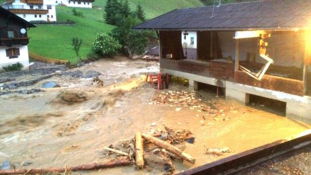 Schwere Unwetter in Tirol, Überschwemmungen in NÖ