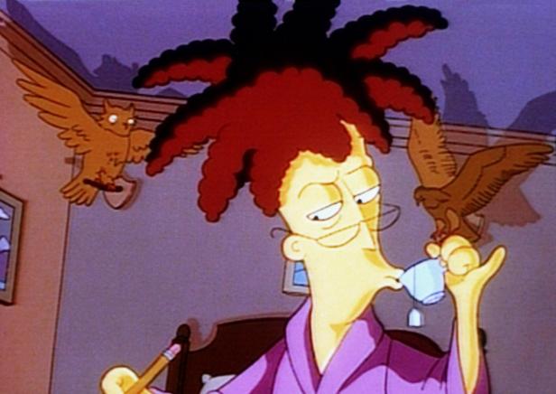 Sideshow Bob versuchte schon öfter Bart über den Jordan zu schicken Sideshow Bob trinkt Tee in seinem Schlafzimmer, dekoriert mit ausgestopften Vögeln.