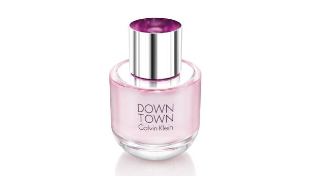 Ein Flakon des Parfüms „Downtown“ von Calvin Klein.