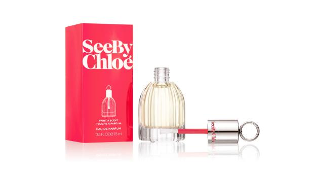 „See By Chloé“ Eau de Parfum mit Pinselapplikator und roter Verpackung.