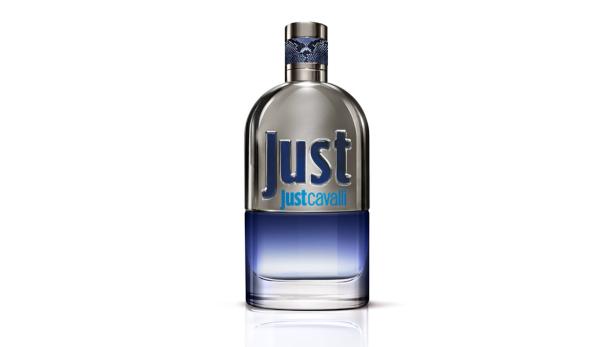 Eine Flasche „Just Cavalli“ Parfüm mit silbernem Verschluss und blauem Farbverlauf.