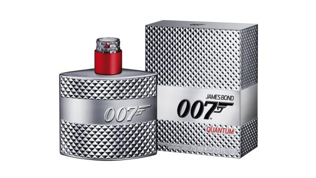 Eine Flasche und die Verpackung von „James Bond 007 Quantum“ Eau de Toilette.