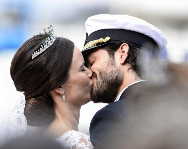 Bunt und poppig: Das war die Schweden-Hochzeit