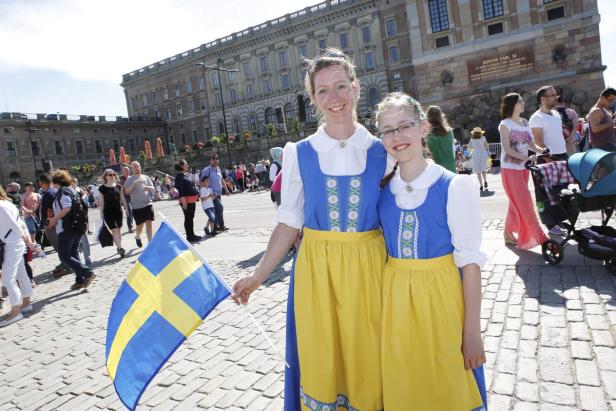 Bunt und poppig: Das war die Schweden-Hochzeit